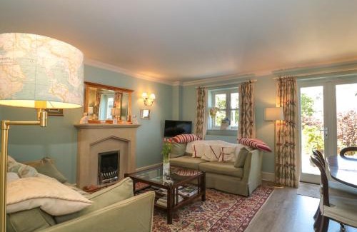 Nailsworth House | Batemans