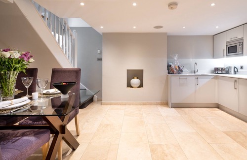 Bath Cabin | Bath Circle Camden Lodge House