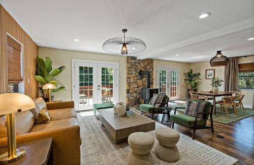 Berkeley Springs House | Bath House Cabin - Hot tub, Sauna, 2 King suites