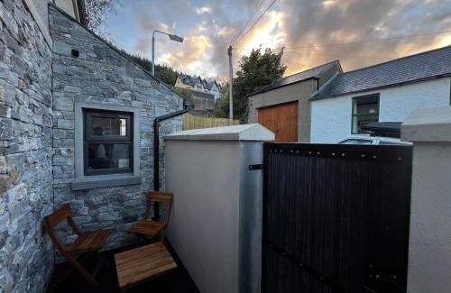 Newcastle House | Bath Lane Cottages & Sauna Garden