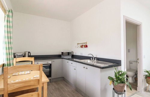 Balvicar Cottage | BATHACH MOR, romantic, with a garden in Balvicar, Isle Of Seil