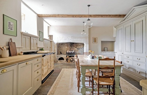 Batheaston Cottage | BATHEASTON HOUSE, pet friendly, luxury holiday cottage in Batheaston