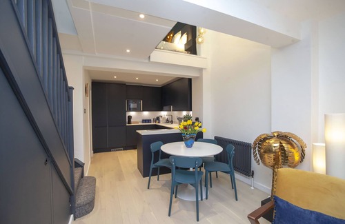 Bath House | Bathwick Retreat - Newly refurbished stylish house just 5 minutes from city centre - with parking