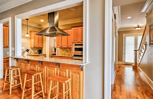 Oscar House | Baton Rouge Area House w/Balcony & Pier Access!