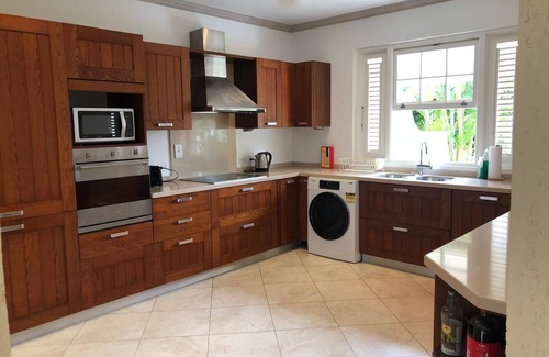 Little Battaleys House | Battaleys Mews, Villa Monkey Puzzle is 5 minute walk from the Beach