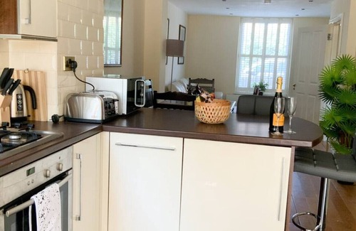 St. Mary's Park House | Battersea Wharf is a large 3 bedroom townhouse in Battersea