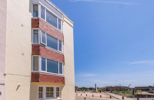 Old Portsmouth House | Battery House