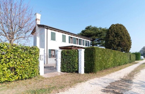 Punta Sabbioni House | Battle House
