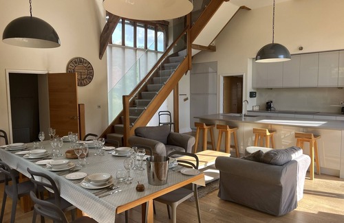 Chiddingstone Hoath House | BATTS BARN, pet friendly, character holiday cottage in Markbeech