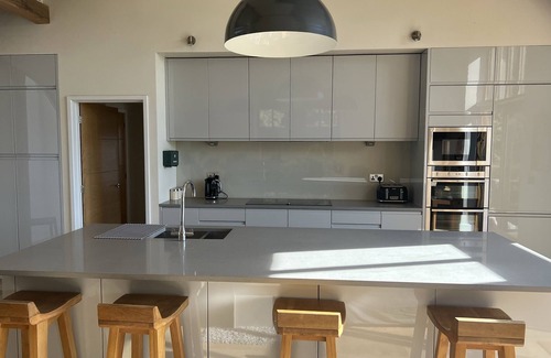 Chiddingstone Hoath House | BATTS BARN, pet friendly, character holiday cottage in Markbeech