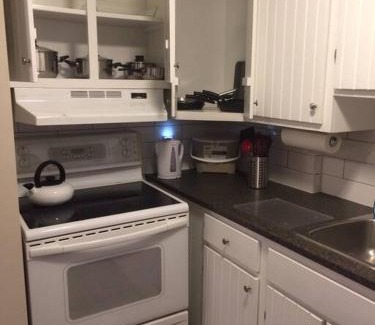 Downtown Halifax Apartment | Bauer Terrace - Cozy 1 bedroom beside The Citadel