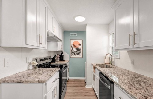 College Station Apartment | Bauhaus-1st Floor, King Beds, Walk to A&M Campus