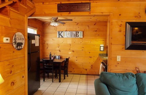 Sautee Nacoochee Cabin | Bavarian Hideaway 24