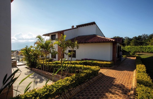 Barichara House | Baviera Premium House – Space, Comfort, and Nature for Unforgettable Moments