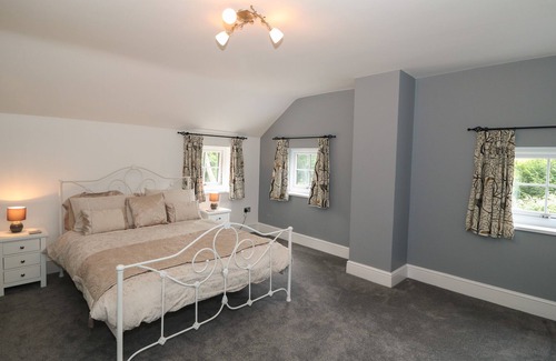 Hendrerwydd Cottage | BAWBEE COTTAGE, family friendly, country holiday cottage in Bodfari