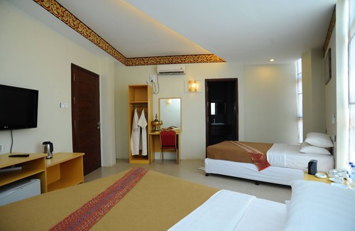 Kin Pun Sakhan Hotel | Bawga Theiddhi Hotel Kyaik Hto