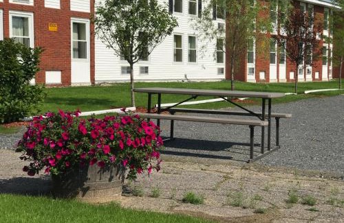 Sherman Station Hotel | Baxter Park Inn