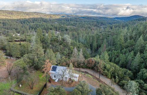 Iowa Hill House | Bay Area Escape on 5 Acres Pet Friendly, Views