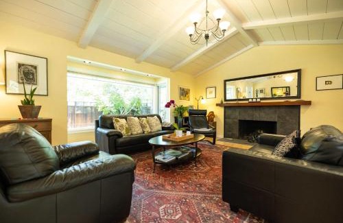 Rheem Valley Manor House | Bay Area Garden Retreat