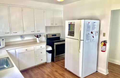 Crystal Beach Cottage | Bay Beach Cottage in Crystal Beach.perfect for a quiet getaway.
