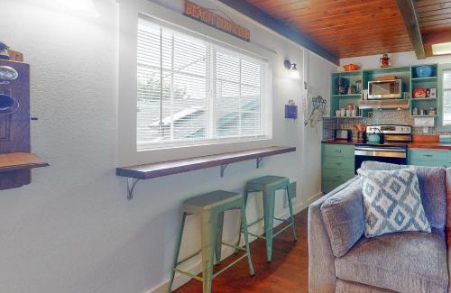Winchester Bay Apartment | Bay Bliss #2