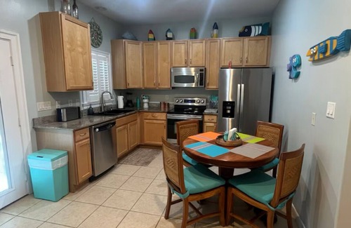 Apalachicola House | 🌴Bay Breeze Believer Apalachicola Bay Front Home with Fishing Dock🌴