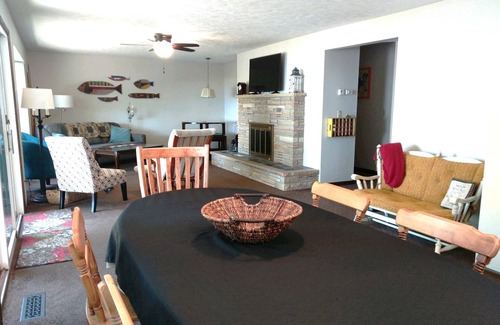 Kewadin House | BAY BREEZES ON LAKE MICHIGAN-GRAND TRAVERSE BAY
