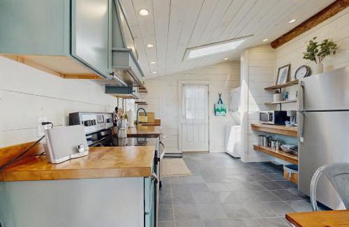 Boothbay Harbor House | Bay Cabin