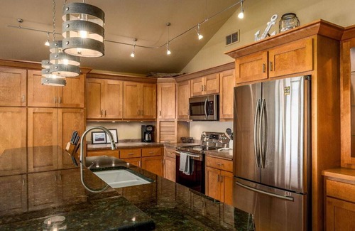 Sturgeon Bay House | Bay Cliff Cottage Retreat | A Southern Door County Retreat