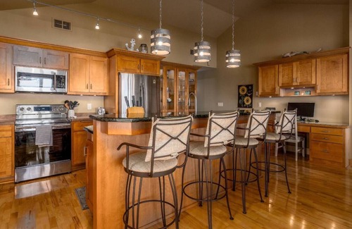 Sturgeon Bay House | Bay Cliff Cottage Retreat | A Southern Door County Retreat