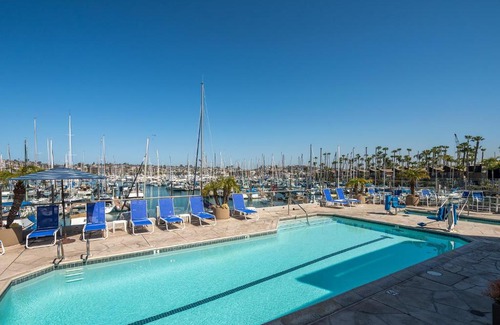 La Playa Hotel | Bay Club Hotel and Marina