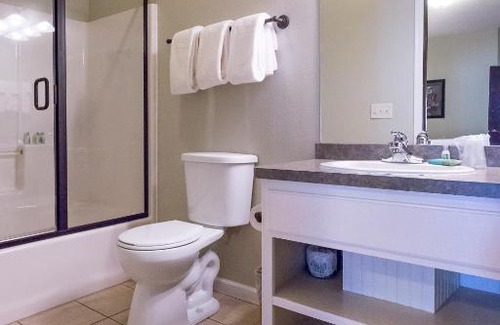 Nisswa Apartment | Bay Colony Unit 771 - Upper Level