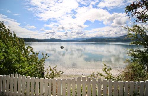 Adelma Beach House | Bay Cottage Getaway