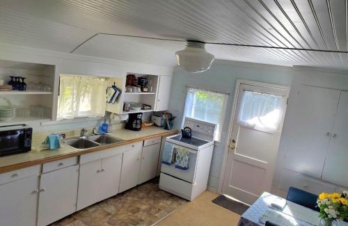 Adelma Beach House | Bay Cottage Getaway