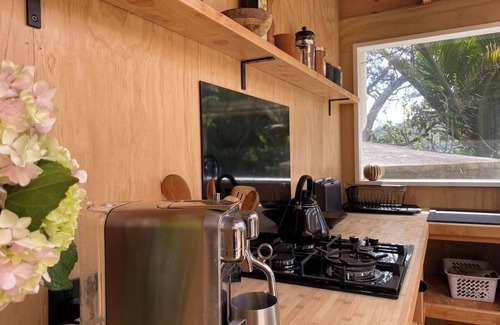 Tryphena House | Bay Cottage Great Barrier Island - By 2 Beaches