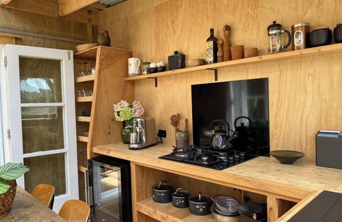 Tryphena House | Bay Cottage Great Barrier Island - By 2 Beaches