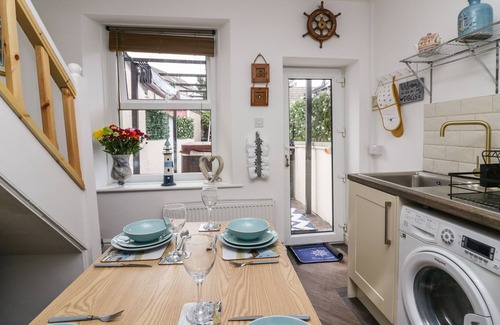 Slyne Cottage | BAY COTTAGE NO 7, pet friendly, country holiday cottage in Morecambe
