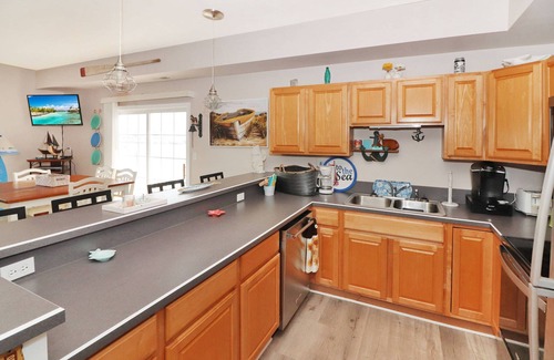 Chincoteague House | Bay Daze - Waterfront townhome w private boat dock!