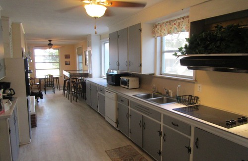 Panacea House | Bay Dreamin' the Forgotten Coast 4 BR/3 BA Waterfront Home on Ochlockonee Bay