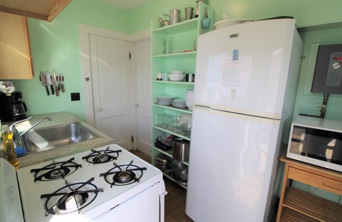 North Truro Cottage | Bay Front Days Cottage #12 (2254)