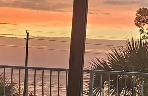 Fort Walton Beach - Destin House | Bay-Front Dream Mansion and Large Guest House -20 minutes to beaches, 4 acres!