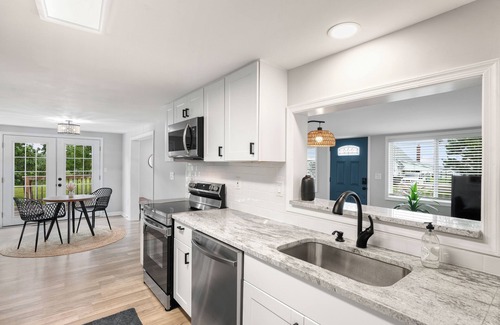 Point Lookout House | Bay Hideaway Peaceful Vibes & Semi-Private Beach at "Bliss on the Bay"