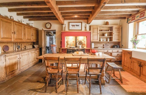 Skipton House | BAY HORSE FARM, family friendly, character holiday cottage in Skipton