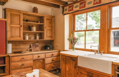 Skipton House | BAY HORSE FARM, family friendly, character holiday cottage in Skipton
