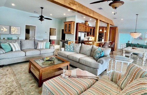 Isla Del Sol House | Bay House with Private Pool, Fishing, Kayaking & Sun Fun. Quiet neighborhood.