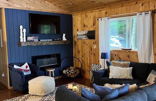 Perry Cottage | Bay Lake Retreat just minutes from Huntsville!