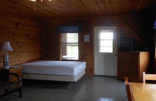 Bridgeport Resort | Bay Landing Camping Resort Cabin 1