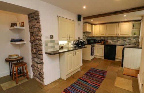 Kirkby Stephen Cottage | BAY LEAF COTTAGE, family friendly, with open fire in Kirkby Stephen