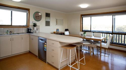 Lake Wangary House | Bay Life - Relax, Unwind andeexperience Coffin Bay Life At Its Best!