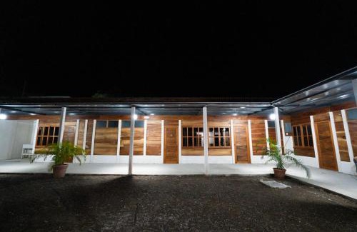 Cuajiniquil Hotel | Bay Lodge